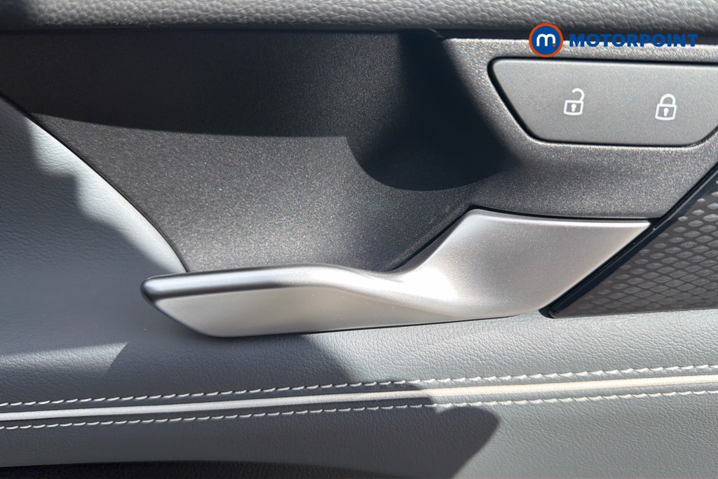 Volkswagen Passat Life Automatic Petrol Plug-In Hybrid Estate - Stock Number (1656629) - 42nd supplementary image