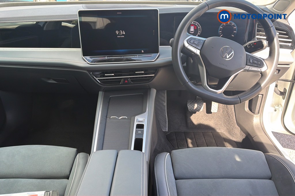 Volkswagen Passat Life Automatic Petrol Plug-In Hybrid Estate - Stock Number (1656629) - 1st supplementary image