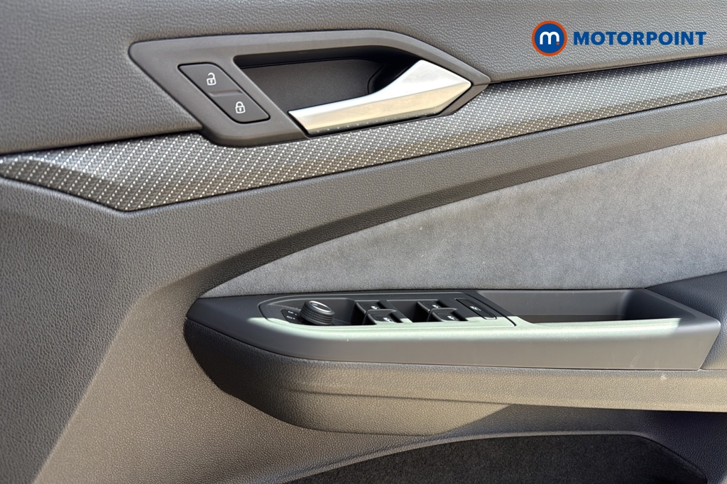 Volkswagen Golf R-Line Automatic Petrol Hatchback - Stock Number (1656815) - 10th supplementary image