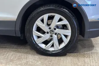 Volkswagen Tiguan Life Automatic Diesel SUV - Stock Number (1657044) - 45th supplementary image