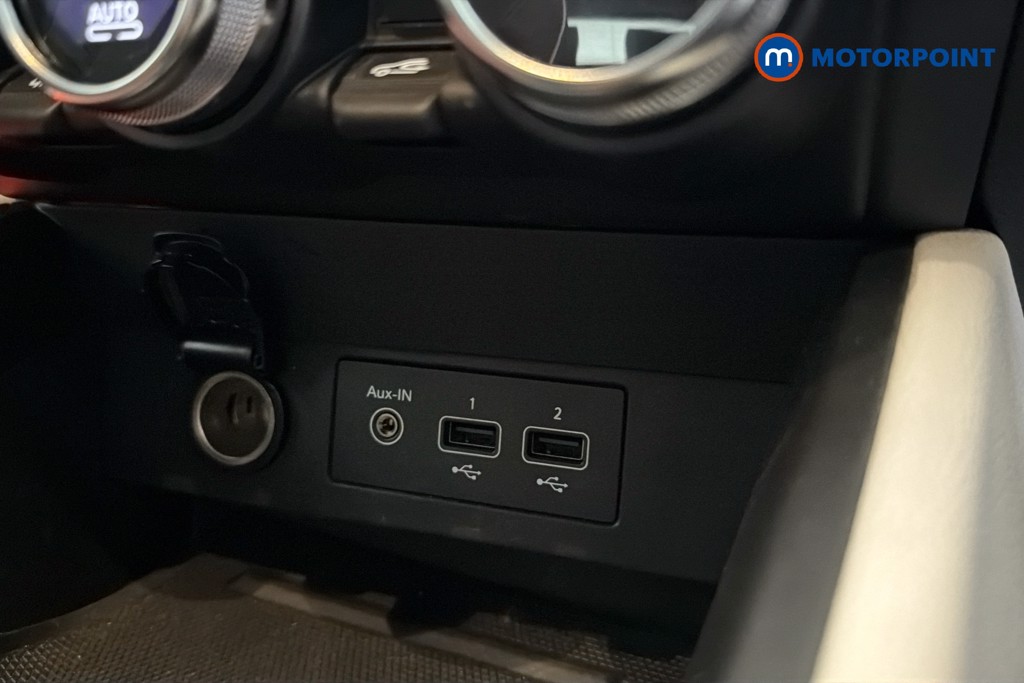 Renault Clio Techno Automatic Petrol-Electric Hybrid Hatchback - Stock Number (1657887) - 17th supplementary image