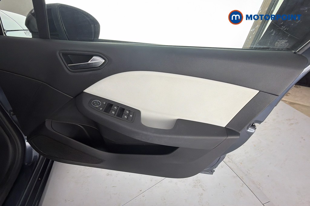 Renault Clio Techno Automatic Petrol-Electric Hybrid Hatchback - Stock Number (1657887) - 19th supplementary image