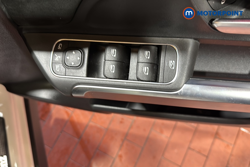 Mercedes-Benz GLB Amg Line Automatic Petrol SUV - Stock Number (1658067) - 19th supplementary image