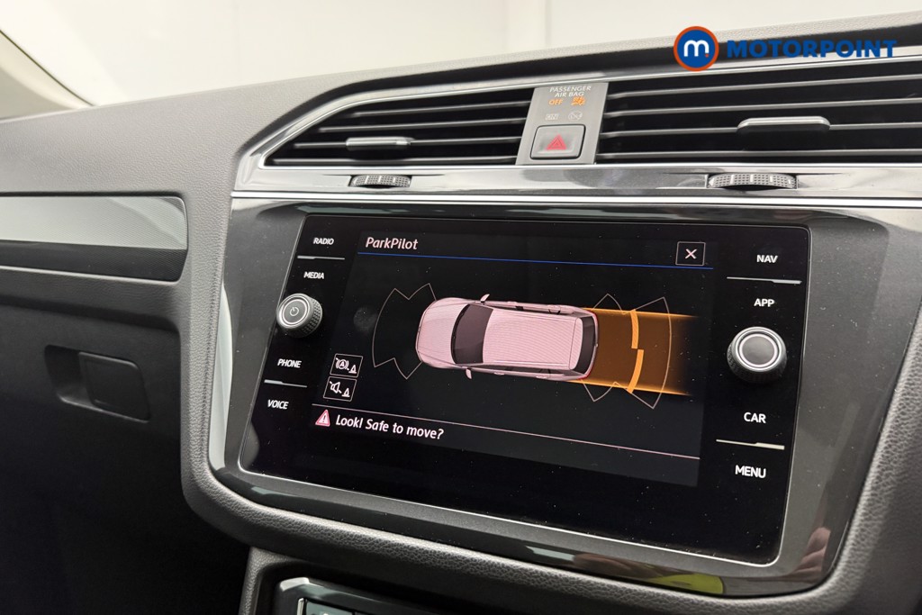 Volkswagen Tiguan SEL Automatic Petrol SUV - Stock Number (1594341) - 12th supplementary image