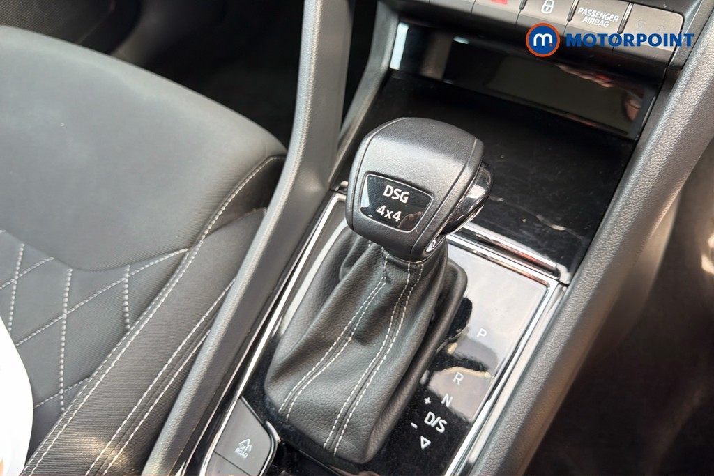 Skoda Karoq Sport Line Automatic Diesel SUV - Stock Number (1620490) - 15th supplementary image