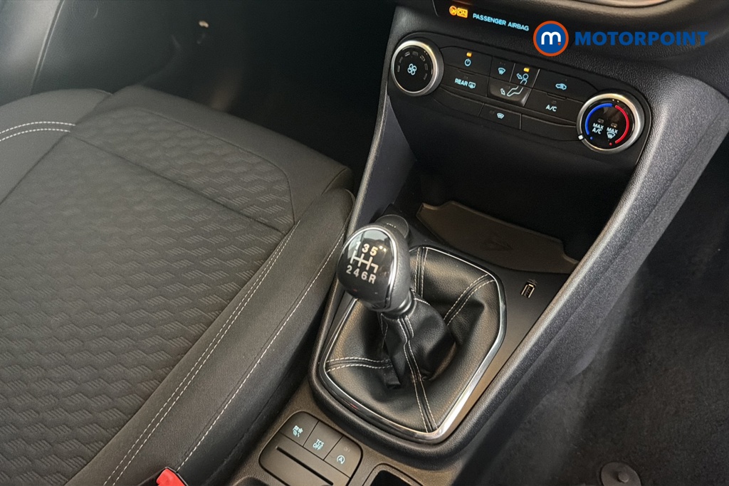 Ford Fiesta Titanium Manual Petrol Hatchback - Stock Number (1628700) - 15th supplementary image