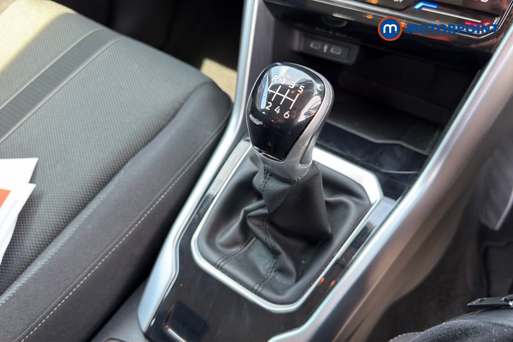 Volkswagen T-Roc Life Manual Petrol SUV - Stock Number (1648416) - 15th supplementary image