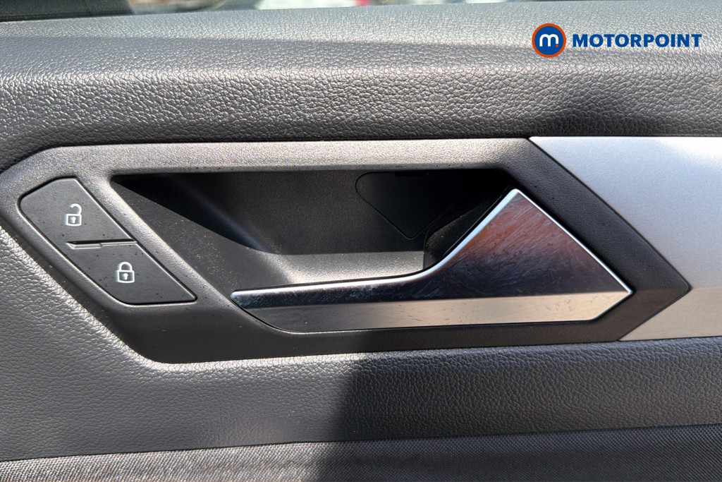 Volkswagen T-Roc Life Manual Petrol SUV - Stock Number (1648416) - 42nd supplementary image