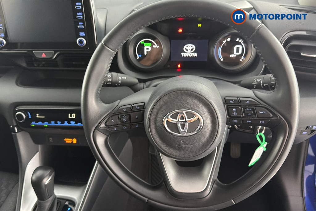 Toyota Yaris Design Automatic Petrol-Electric Hybrid Hatchback - Stock Number (1648444) - 2nd supplementary image