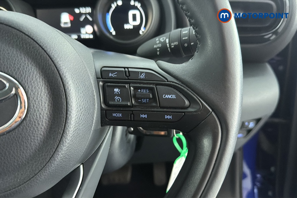 Toyota Yaris Design Automatic Petrol-Electric Hybrid Hatchback - Stock Number (1648444) - 3rd supplementary image