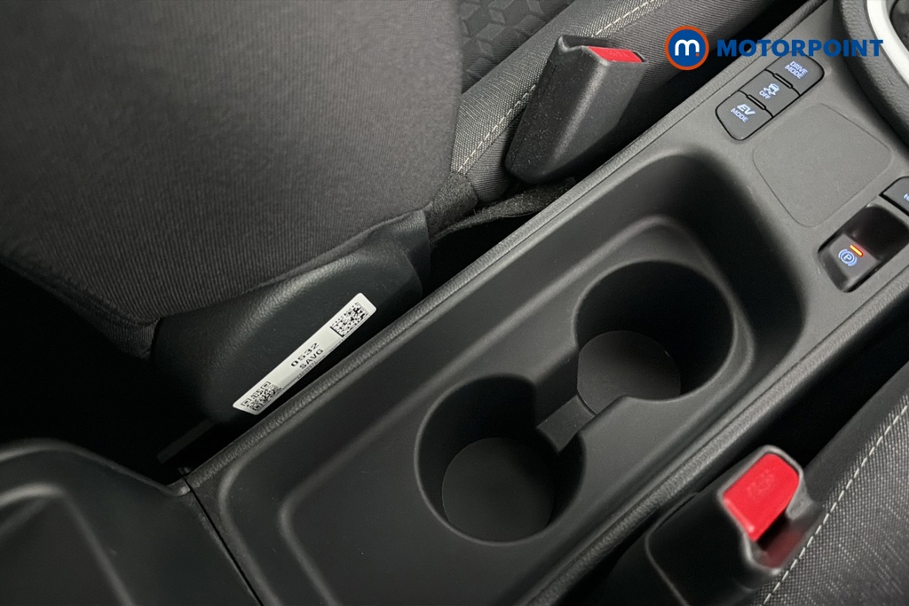 Toyota Yaris Design Automatic Petrol-Electric Hybrid Hatchback - Stock Number (1648444) - 16th supplementary image
