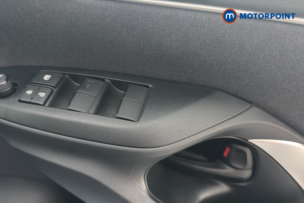 Toyota Yaris Design Automatic Petrol-Electric Hybrid Hatchback - Stock Number (1648444) - 19th supplementary image