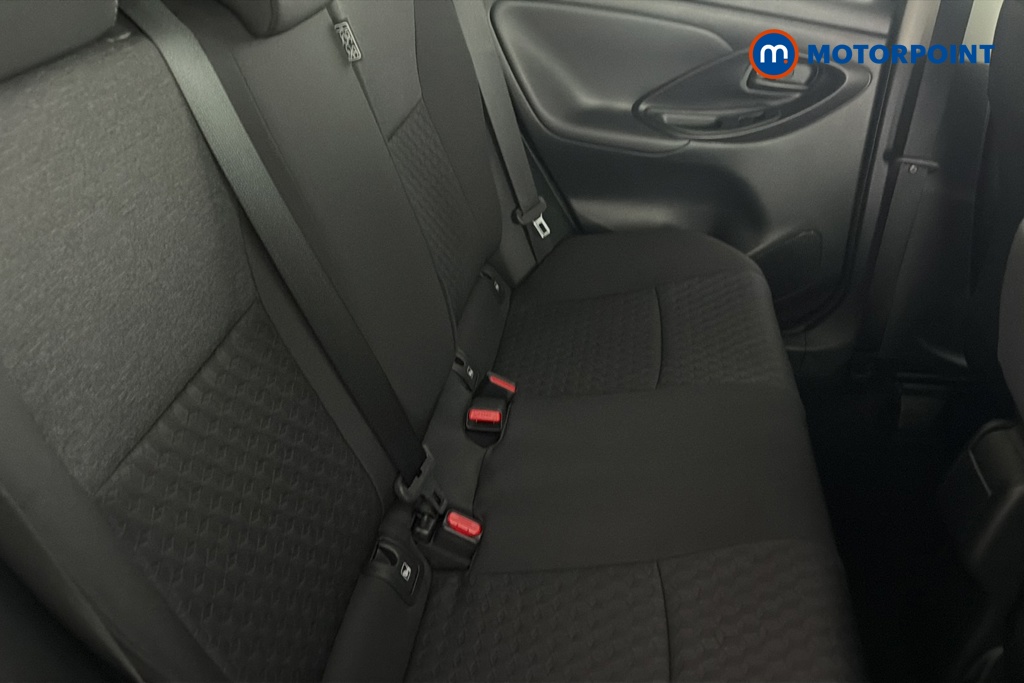Toyota Yaris Design Automatic Petrol-Electric Hybrid Hatchback - Stock Number (1648444) - 25th supplementary image