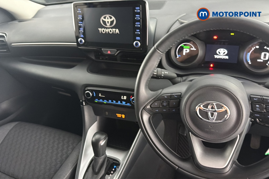 Toyota Yaris Design Automatic Petrol-Electric Hybrid Hatchback - Stock Number (1648444) - 1st supplementary image