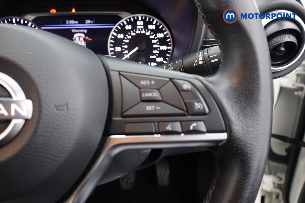 Nissan Juke N-Connecta Manual Petrol SUV - Stock Number (1649055) - 4th supplementary image