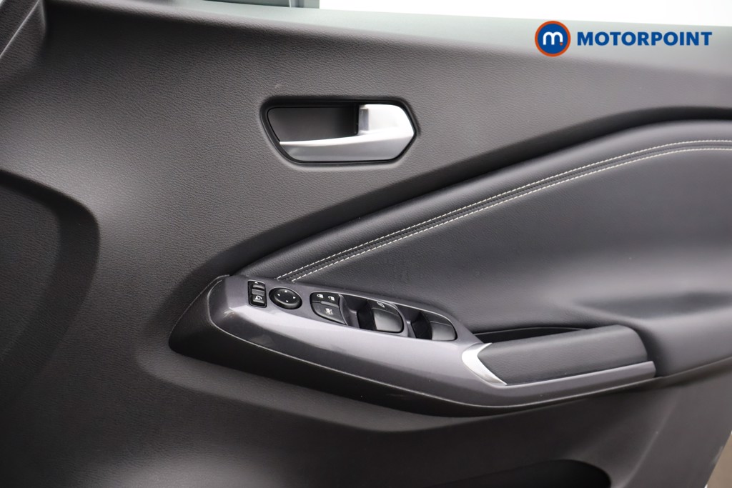 Nissan Juke N-Connecta Manual Petrol SUV - Stock Number (1649055) - 9th supplementary image