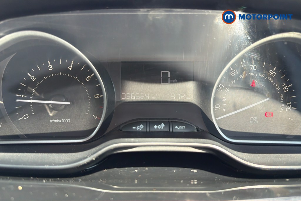 Peugeot 208 Allure Manual Petrol Hatchback - Stock Number (1649076) - 8th supplementary image