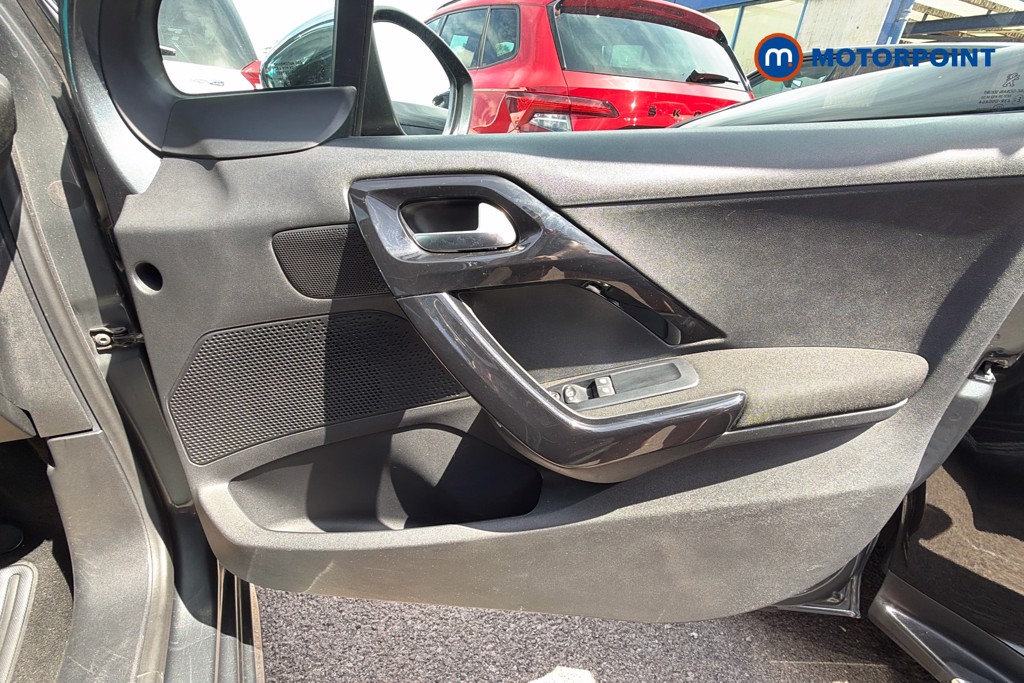 Peugeot 208 Allure Manual Petrol Hatchback - Stock Number (1649076) - 19th supplementary image
