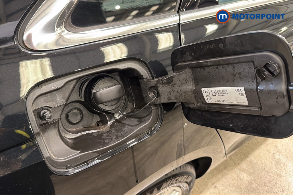Audi A4 Technik Automatic Petrol Saloon - Stock Number (1650437) - 41st supplementary image