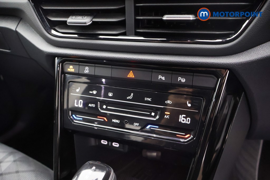 Volkswagen T-Roc Black Edition Plus Automatic Petrol SUV - Stock Number (1650606) - 6th supplementary image