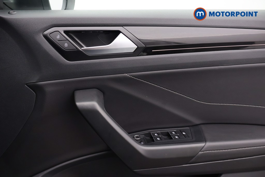Volkswagen T-Roc Black Edition Plus Automatic Petrol SUV - Stock Number (1650606) - 9th supplementary image
