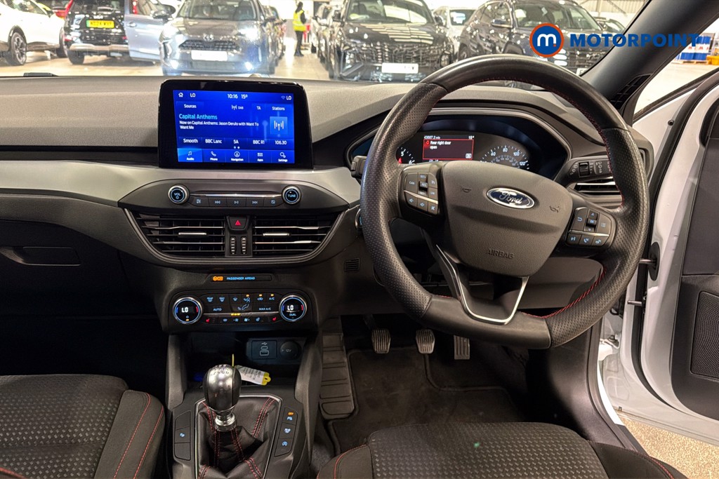 Ford Focus St-Line Style Manual Petrol Hatchback - Stock Number (1652187) - 2nd supplementary image