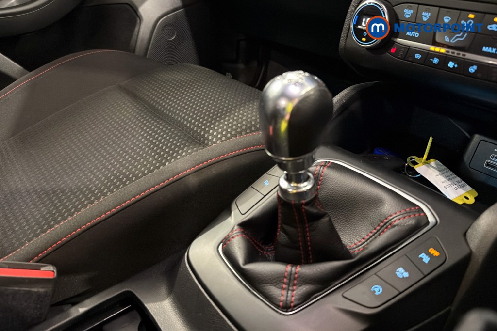 Ford Focus St-Line Style Manual Petrol Hatchback - Stock Number (1652187) - 15th supplementary image