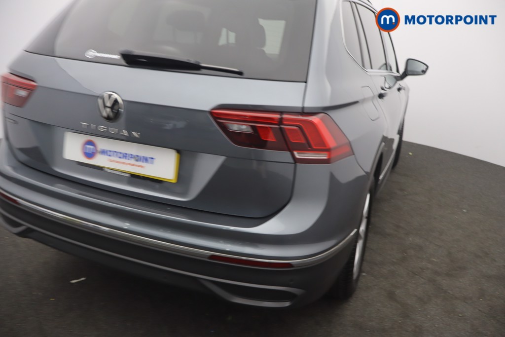 Volkswagen Tiguan Allspace Life Automatic Petrol SUV - Stock Number (1653319) - 2nd supplementary image