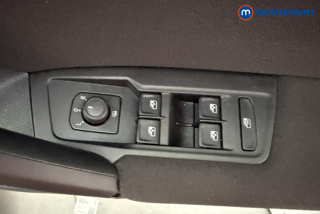 Volkswagen Tiguan Life Automatic Petrol SUV - Stock Number (1654478) - 14th supplementary image