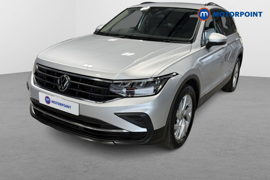 Volkswagen Tiguan Life Automatic Petrol SUV - Stock Number (1654478) - Passenger side front corner