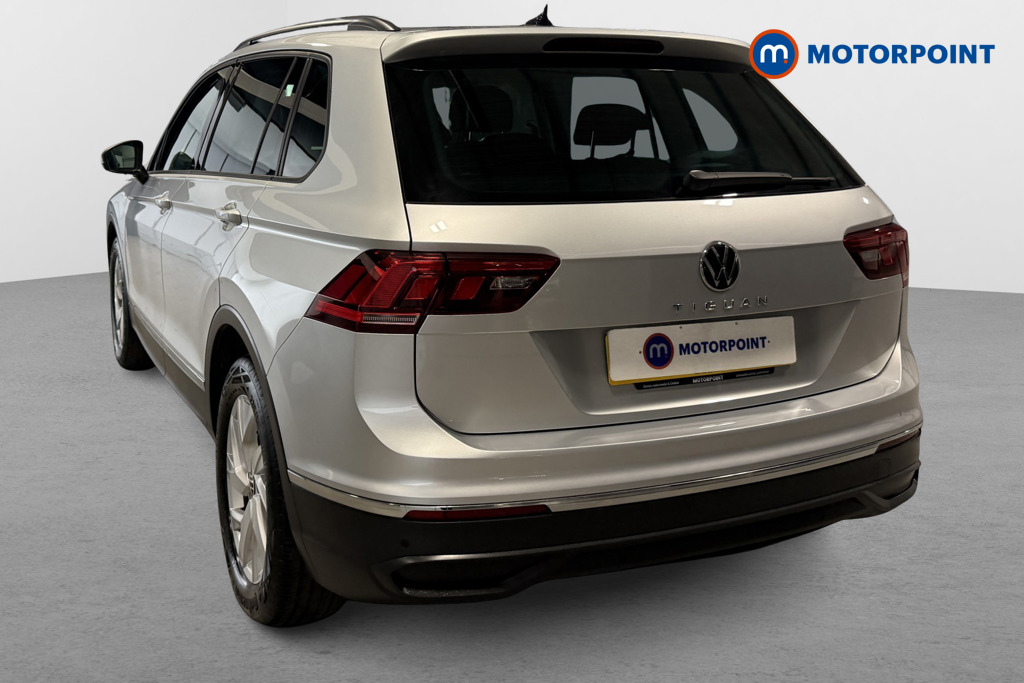 Volkswagen Tiguan Life Automatic Petrol SUV - Stock Number (1654478) - Passenger side rear corner