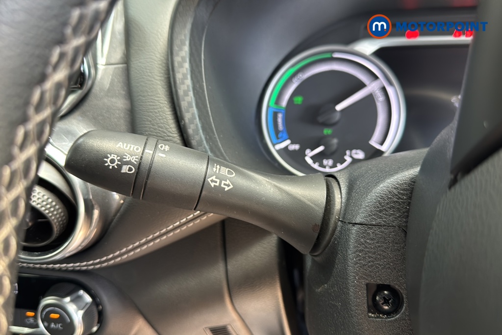 Nissan Juke N-Connecta Automatic Petrol-Electric Hybrid SUV - Stock Number (1654741) - 5th supplementary image