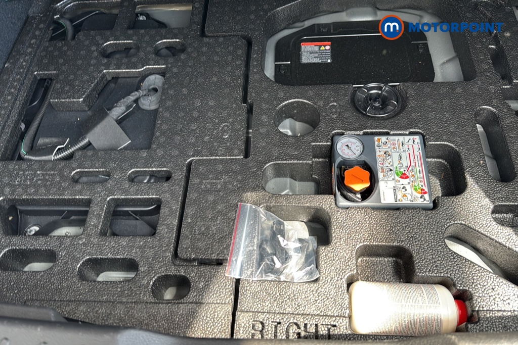 Nissan Juke N-Connecta Automatic Petrol-Electric Hybrid SUV - Stock Number (1654741) - 33rd supplementary image