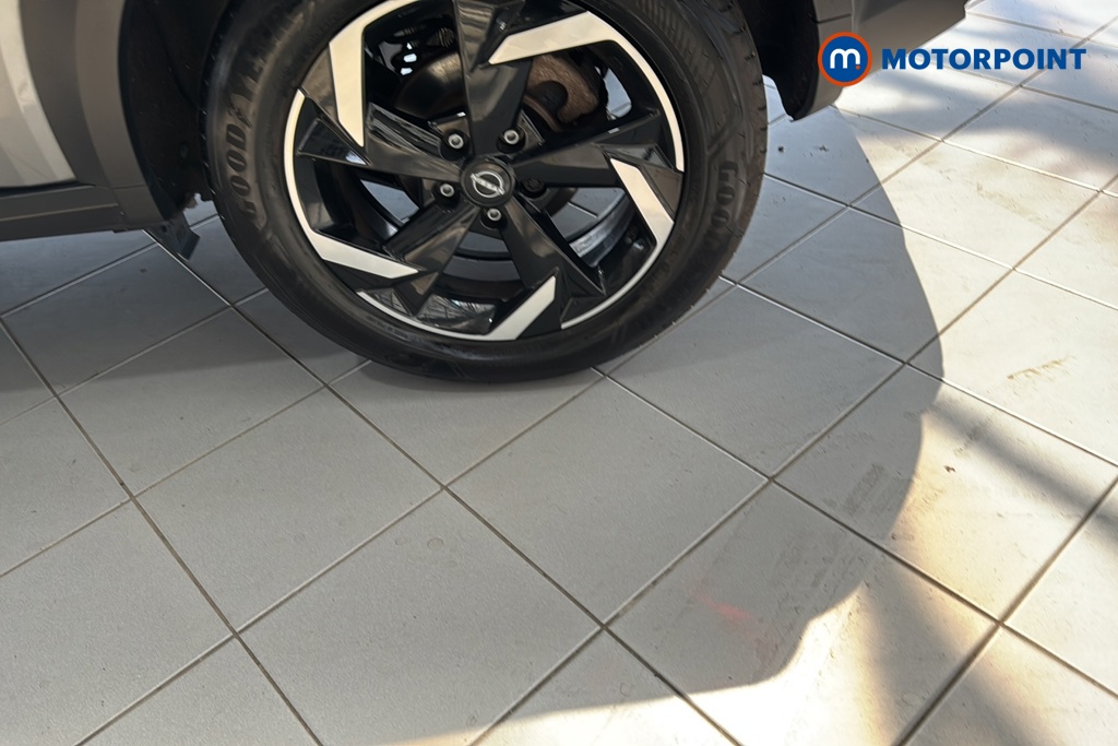 Nissan Juke N-Connecta Automatic Petrol-Electric Hybrid SUV - Stock Number (1654741) - 45th supplementary image