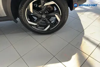 Nissan Juke N-Connecta Automatic Petrol-Electric Hybrid SUV - Stock Number (1654741) - 45th supplementary image