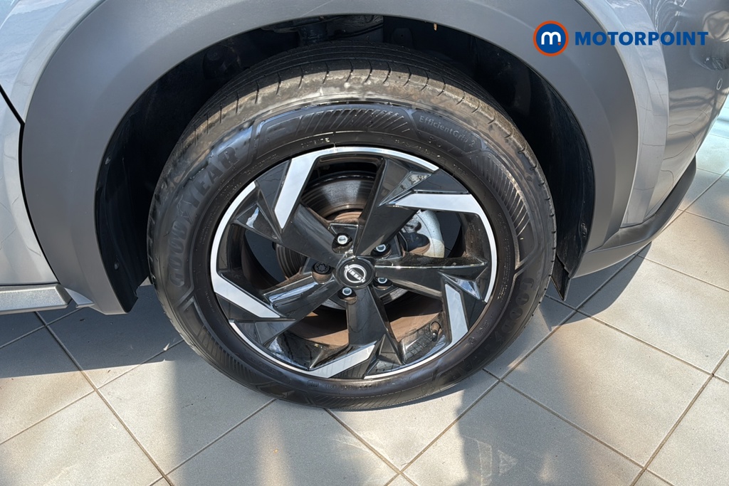 Nissan Juke N-Connecta Automatic Petrol-Electric Hybrid SUV - Stock Number (1654741) - 47th supplementary image