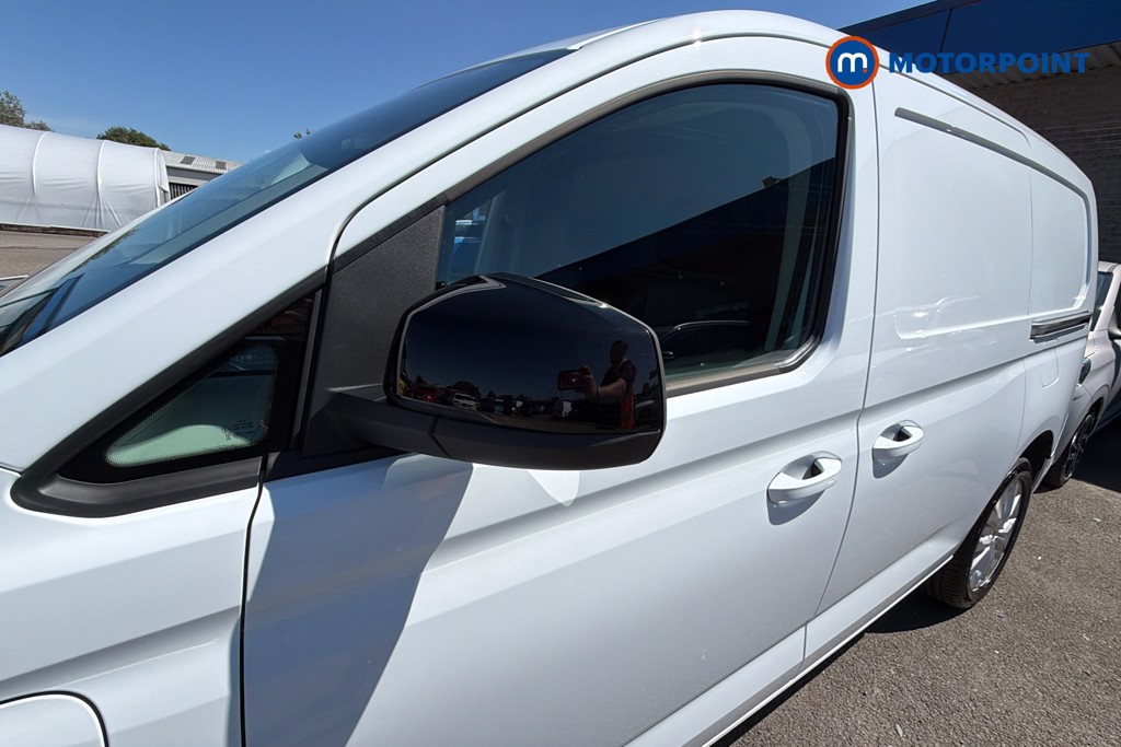 Ford Transit Connect Limited Automatic Petrol Plug-In Hybrid Panel Van - Stock Number (1655481) - 43rd supplementary image