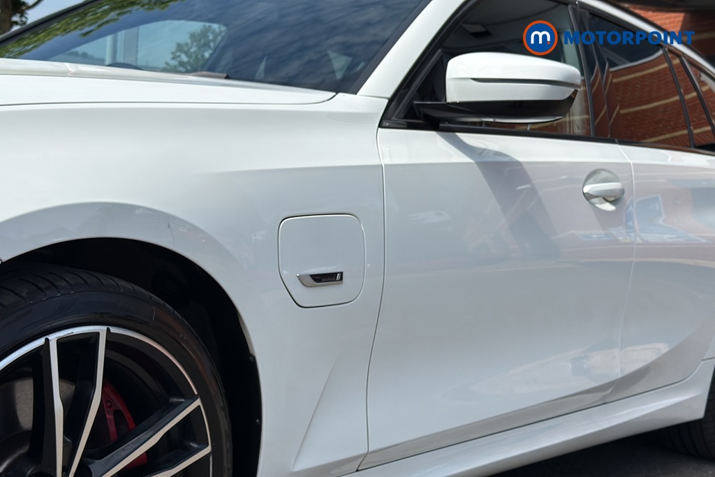 BMW 3 Series M Sport Automatic Petrol Plug-In Hybrid Estate - Stock Number (1656013) - 40th supplementary image