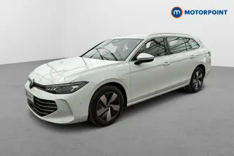 Volkswagen Passat Life Automatic Petrol Plug-In Hybrid Estate - Stock Number (1656623) - Passenger side front corner