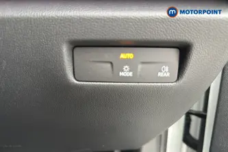 Volkswagen Passat Life Automatic Petrol Plug-In Hybrid Estate - Stock Number (1656623) - 11th supplementary image