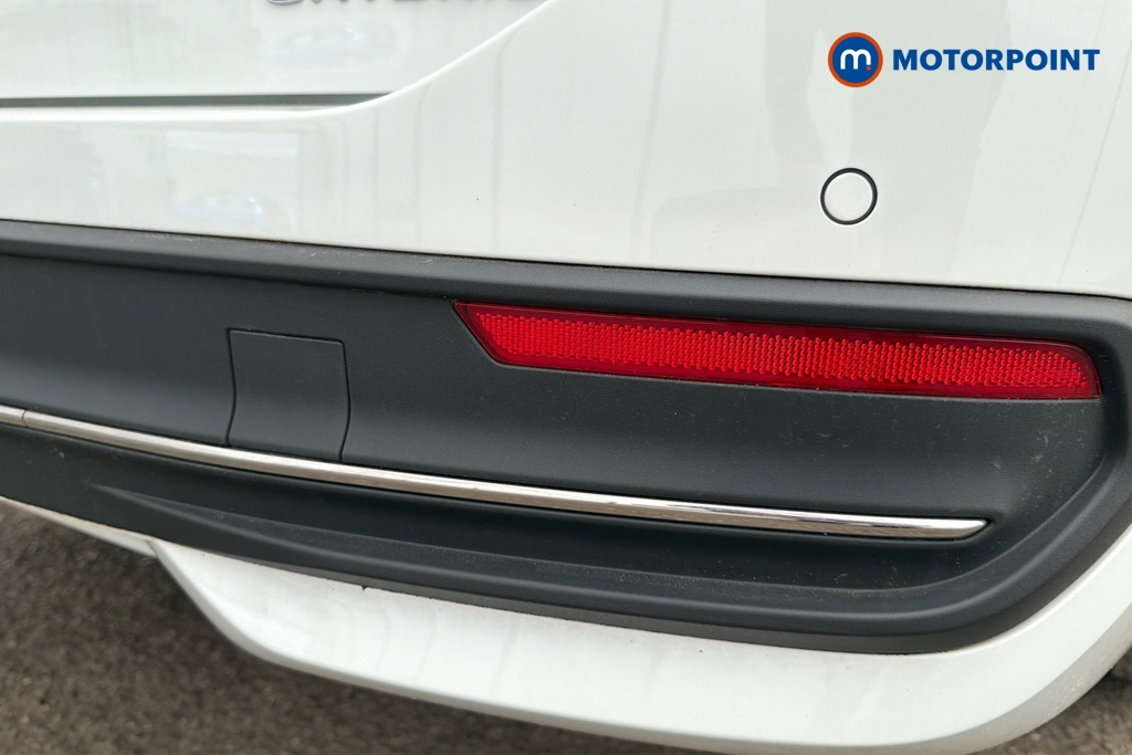 Volkswagen Passat Life Automatic Petrol Plug-In Hybrid Estate - Stock Number (1656623) - 39th supplementary image