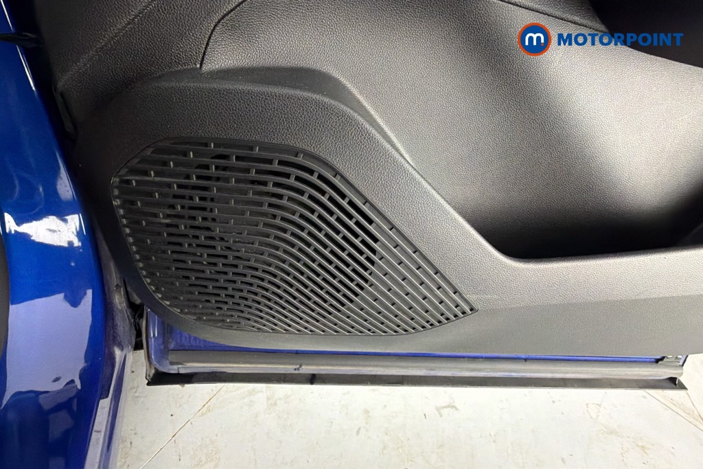 Renault Captur Iconic Manual Petrol SUV - Stock Number (1657408) - 21st supplementary image