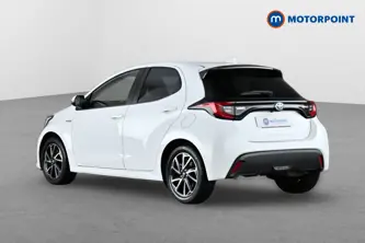 Toyota Yaris Design Automatic Petrol-Electric Hybrid Hatchback - Stock Number (1657737) - Passenger side rear corner
