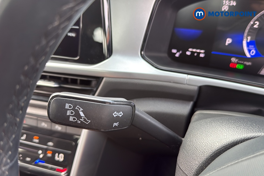 Volkswagen T-Roc Life Automatic Petrol SUV - Stock Number (1658379) - 5th supplementary image
