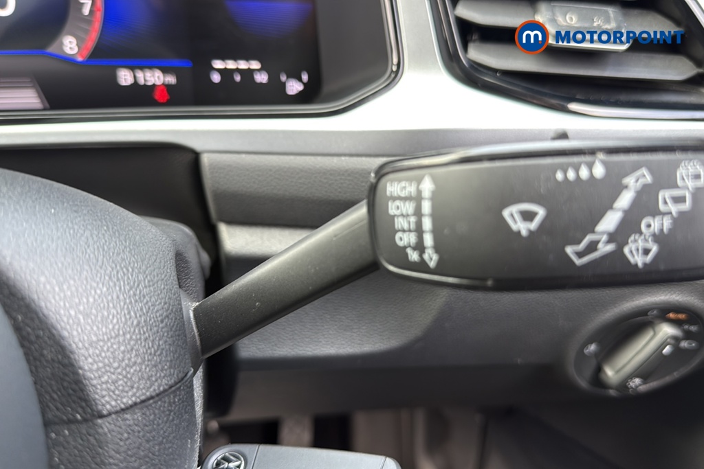 Volkswagen T-Roc Life Automatic Petrol SUV - Stock Number (1658379) - 6th supplementary image