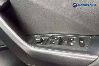 Volkswagen T-Roc Life Automatic Petrol SUV - Stock Number (1658379) - 10th supplementary image