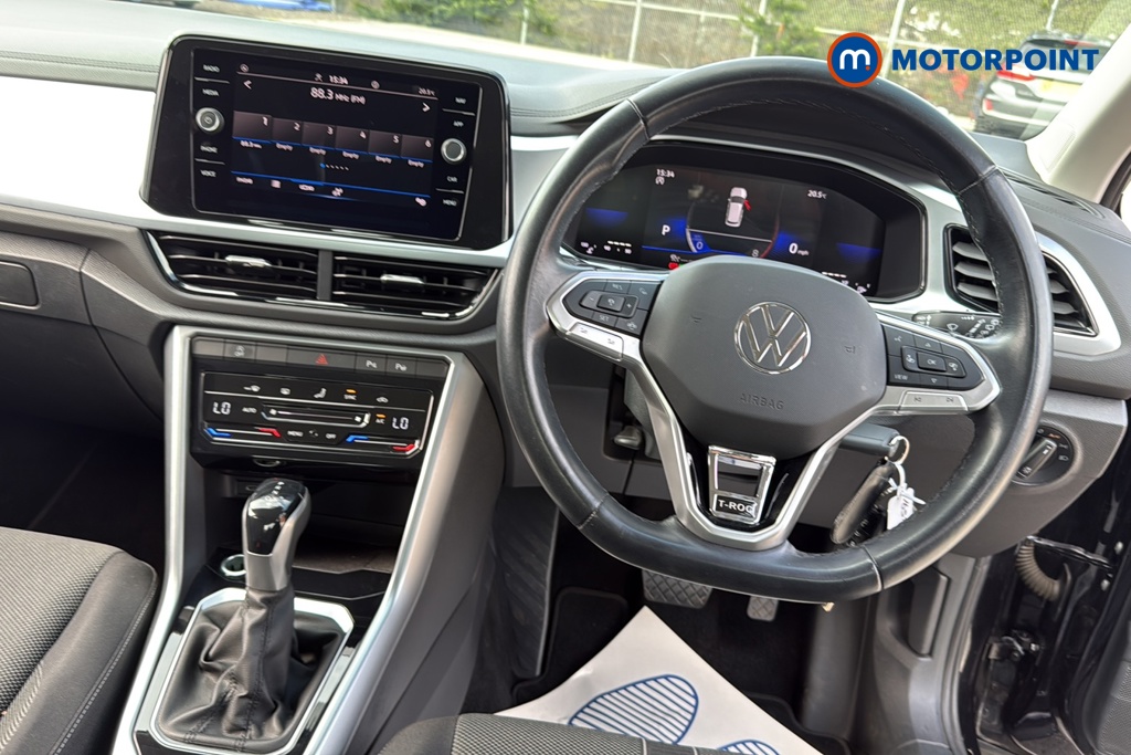 Volkswagen T-Roc Life Automatic Petrol SUV - Stock Number (1658379) - 1st supplementary image
