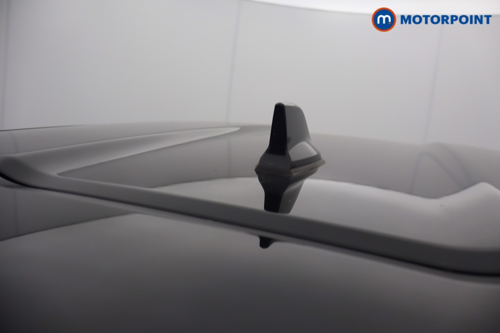 Nissan Juke N-Connecta Manual Petrol SUV - Stock Number (1642330) - 4th supplementary image