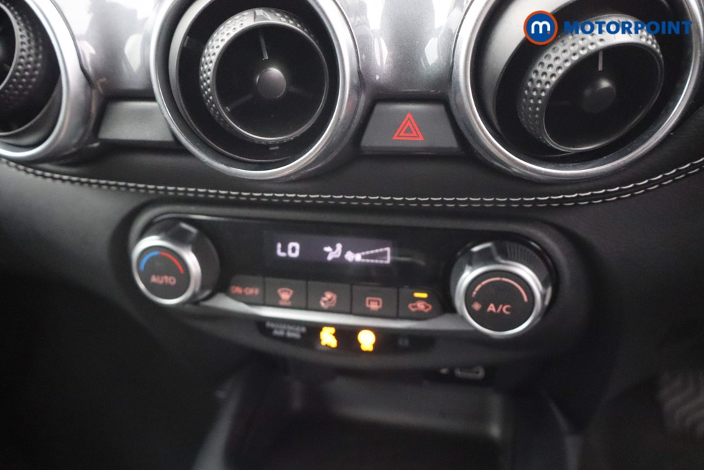 Nissan Juke N-Connecta Manual Petrol SUV - Stock Number (1642330) - 17th supplementary image