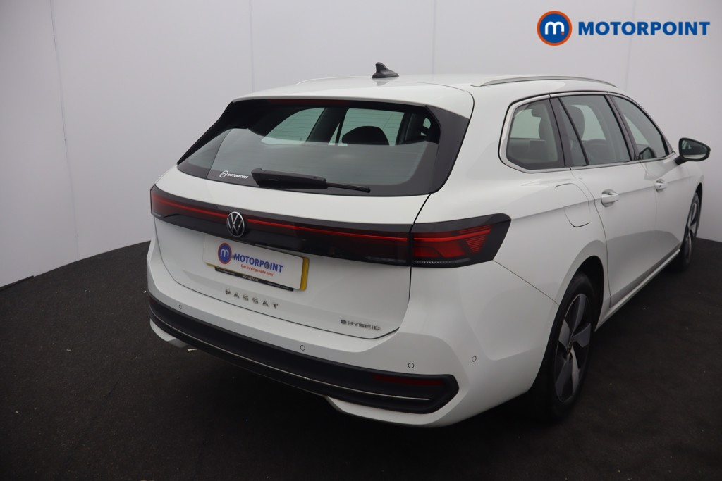 Volkswagen Passat Life Automatic Petrol Plug-In Hybrid Estate - Stock Number (1656621) - 2nd supplementary image